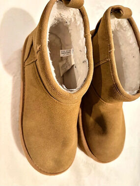 American Eagle Hang Out Booties